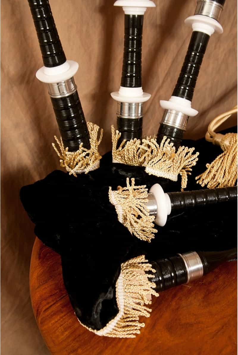 Roosebeck Full Size Sheesham Black Finish Bagpipe With Black Cover