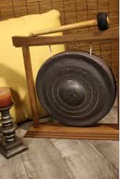 Dobani Curved Walnut Gong Stand 14-Inch