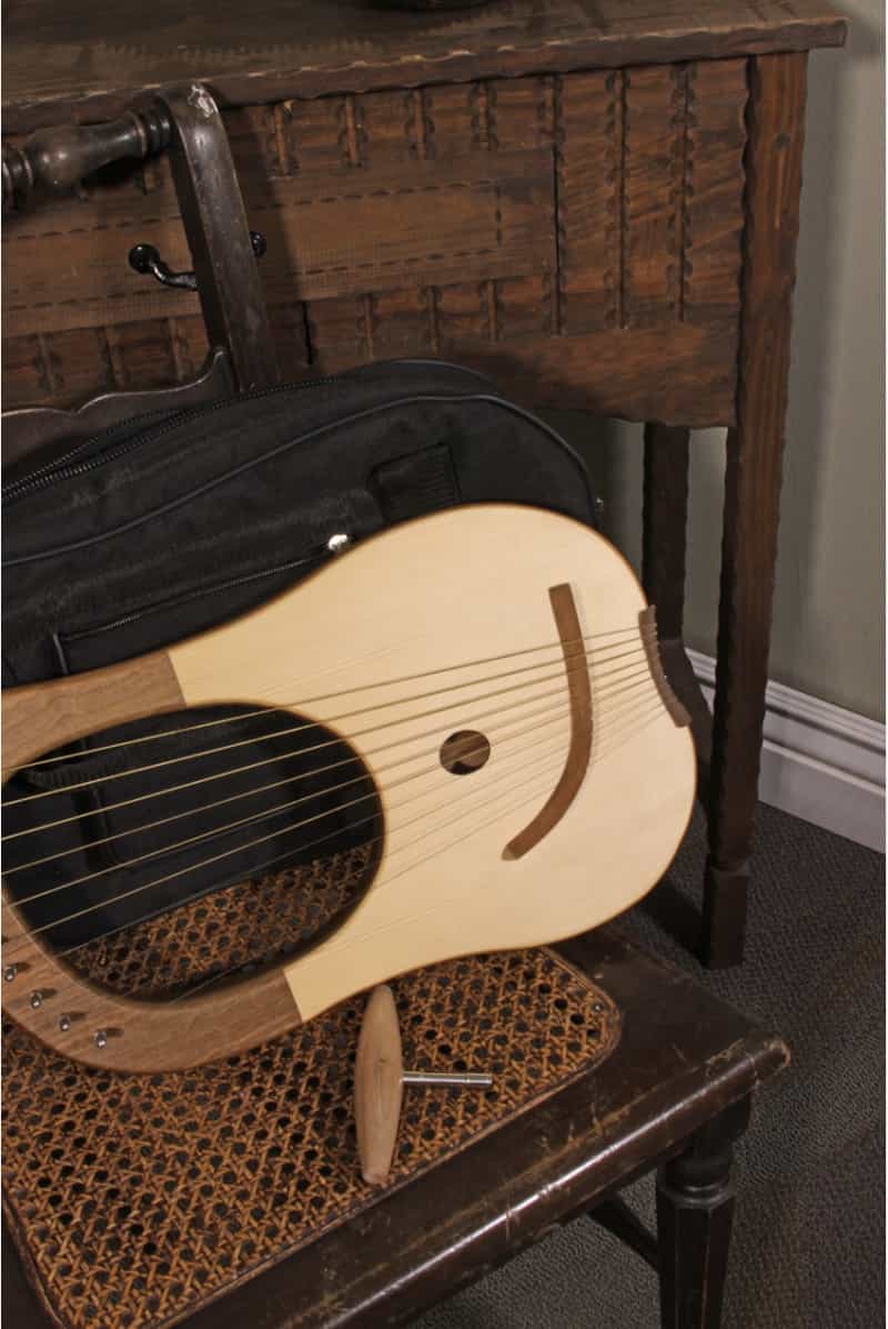 Roosebeck Lyre Harp 10-String - Walnut